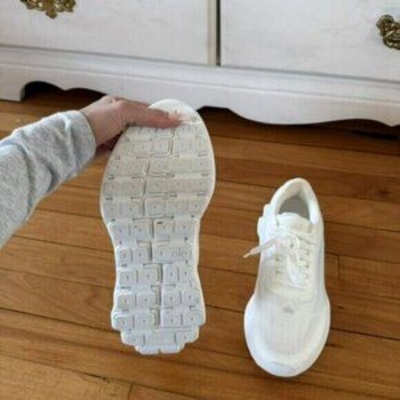 Alo Yoga Runner Pink Athletic Shoes - Picture 5 of 5